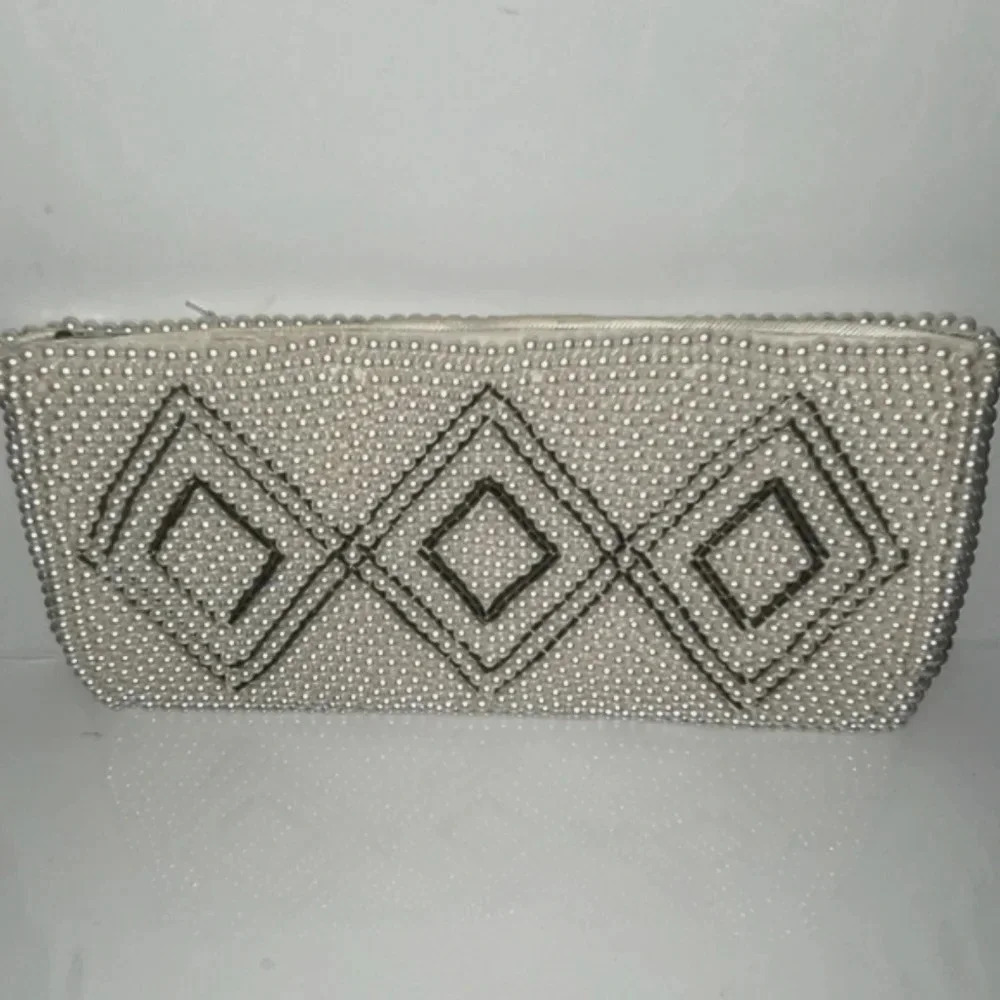 LA REGALE beaded Pearl clutch - Picture 4 of 7